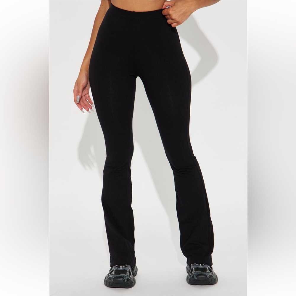 Fashion Nova Black Flare Pant Size Medium
